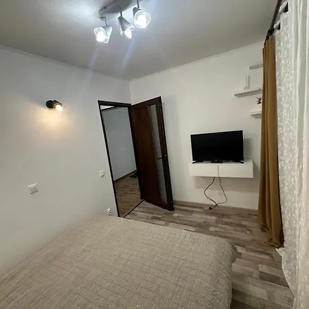 Mudi Apusului, Sector 6 Apartment