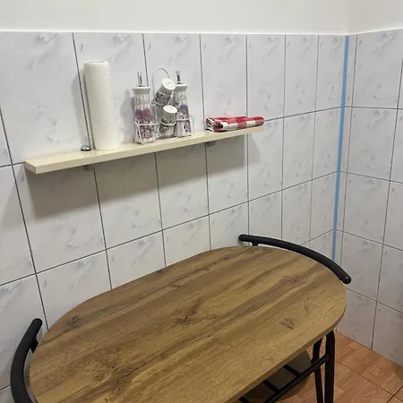 Mudi Apusului, Sector 6 *