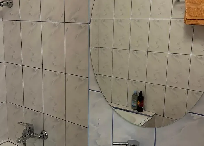 Mudi Apusului, Sector 6 *