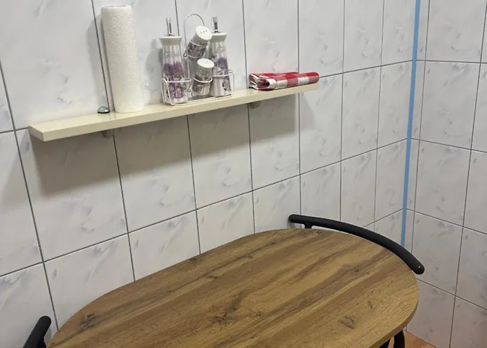 Mudi Apusului, Sector 6 *