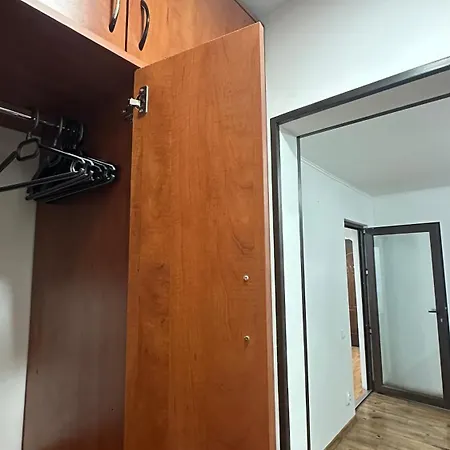 Mudi Apusului, Sector 6 Apartman *