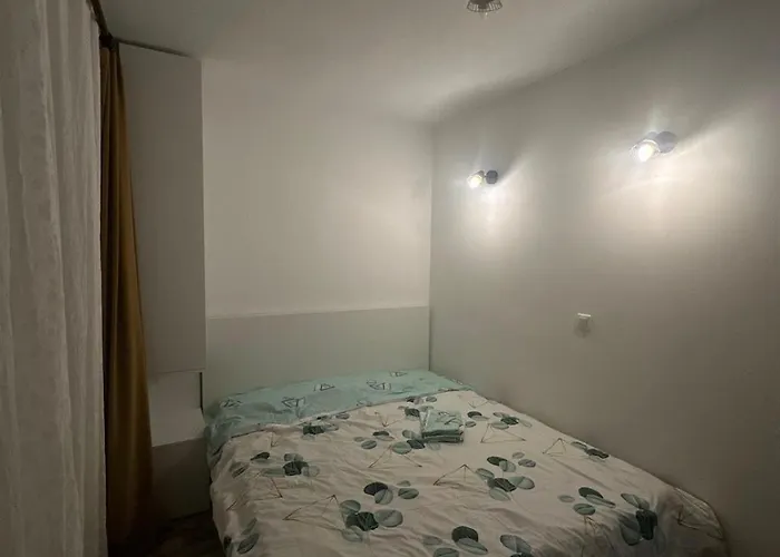 Mudi Apusului, Sector 6 * Бухарест