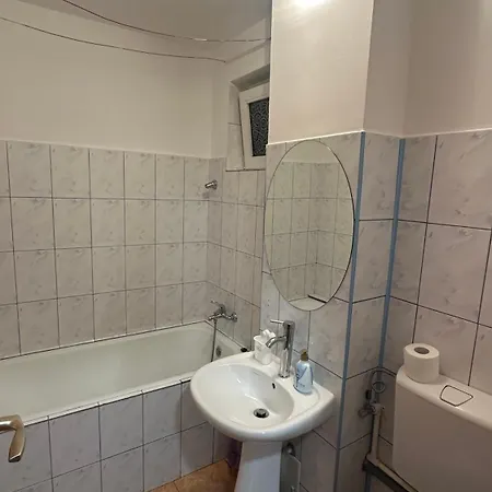 Mudi Apusului, Sector 6 * בוקרשט
